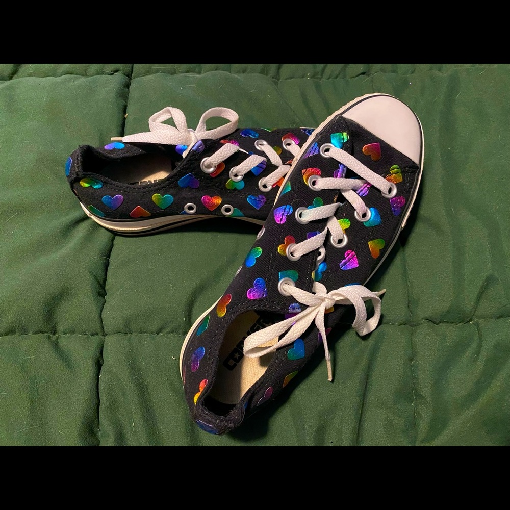 Converse All Star Size 6 Foil Hearts Low Top Tennis Shoes